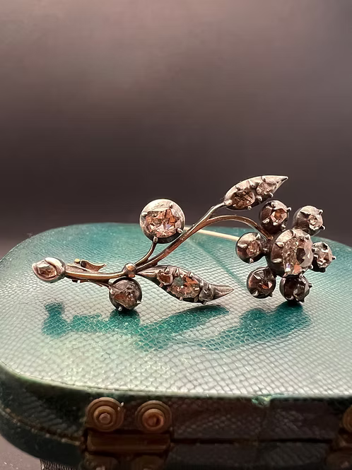 Rose Diamond Lacepin