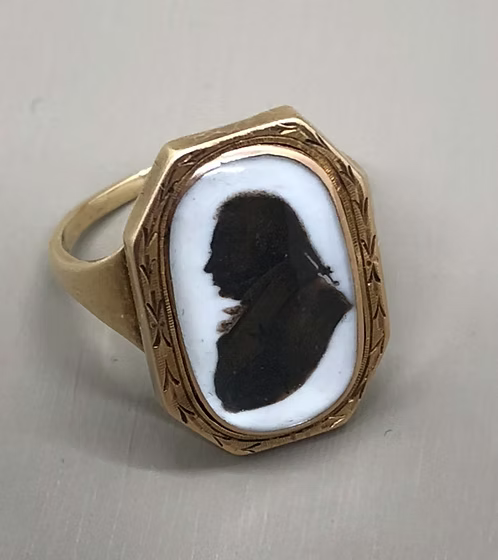 Silhouette Ring