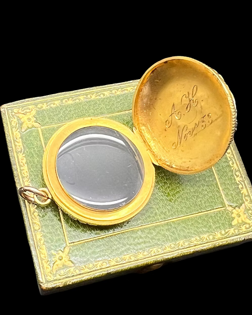 18 carat Victorian Locket Pendant