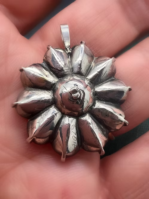 Portuguese Flower Pendant