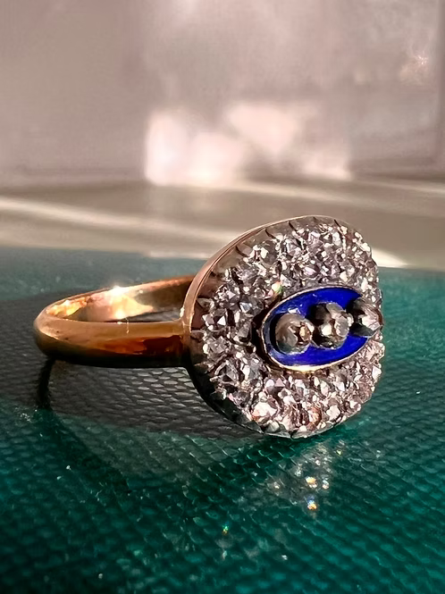 Regency Diamond Curved Cluster