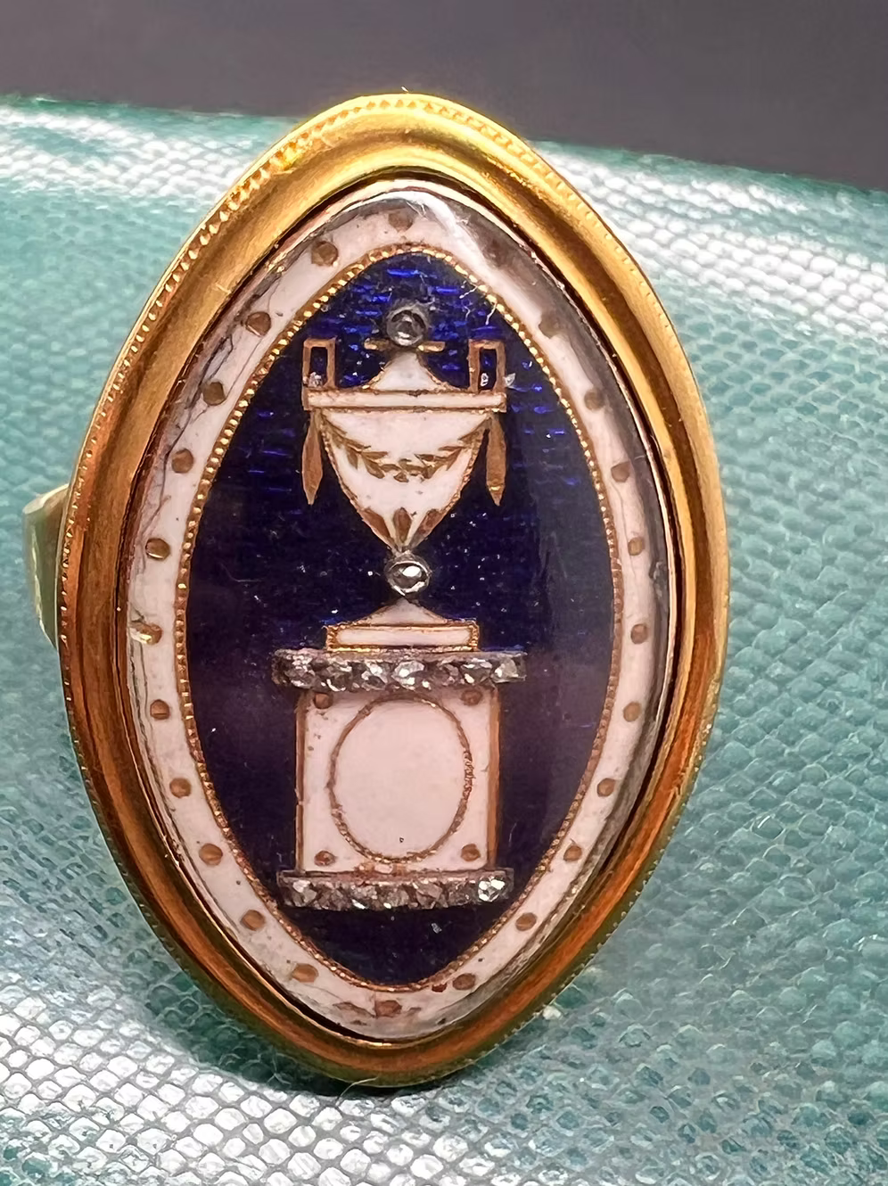 Harriet Box Ring
