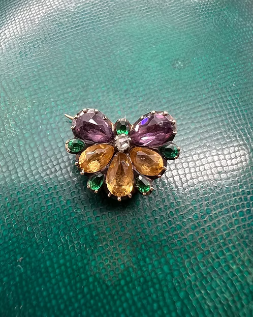 Georgian Pansy Lacepin