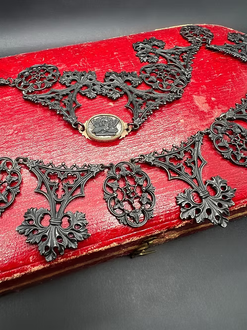 Berlin Iron collar c.1820