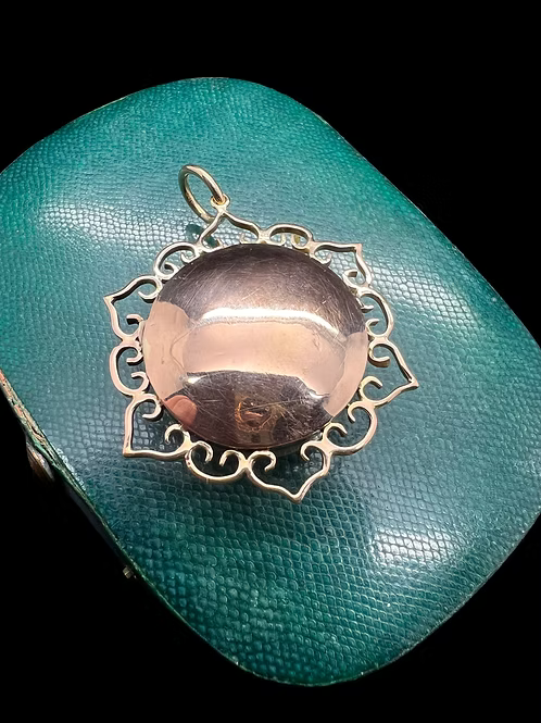 Essex Crystal Racehorse Pendant