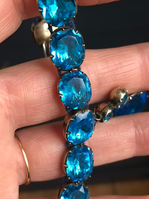 Electric Blue Paste Collar