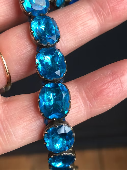 Electric Blue Paste Collar