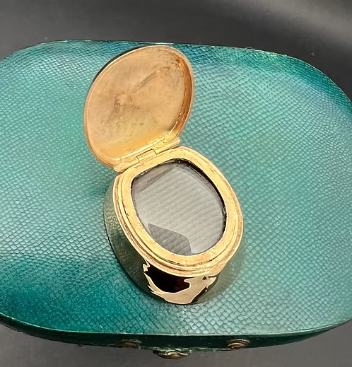 Horseshoe Locket from Olide