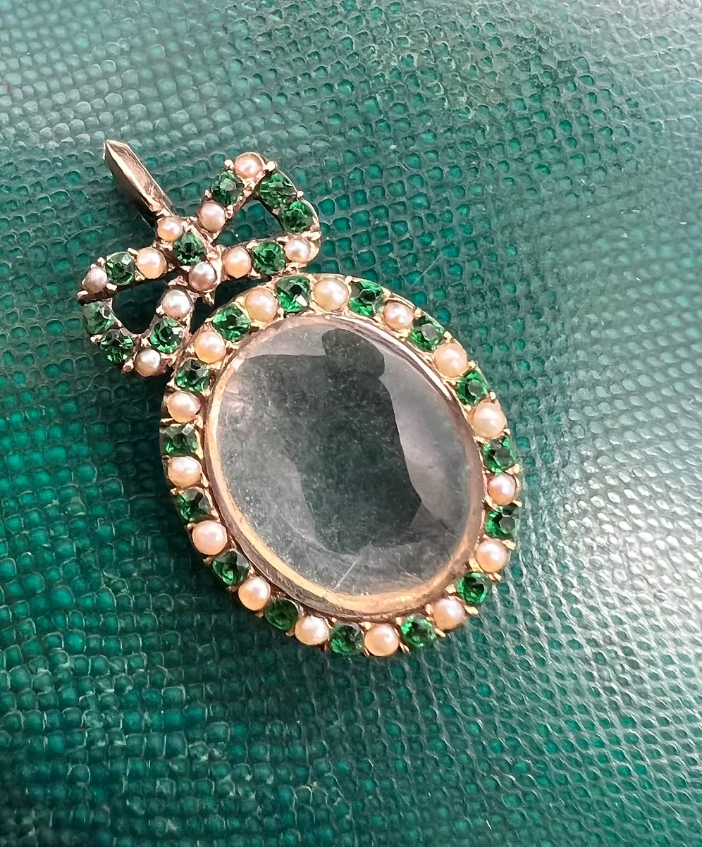 c18th Locket Pendant