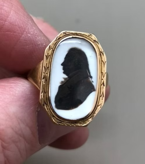 Silhouette Ring