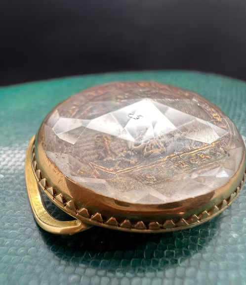 Stuart Crystal Skull Slide