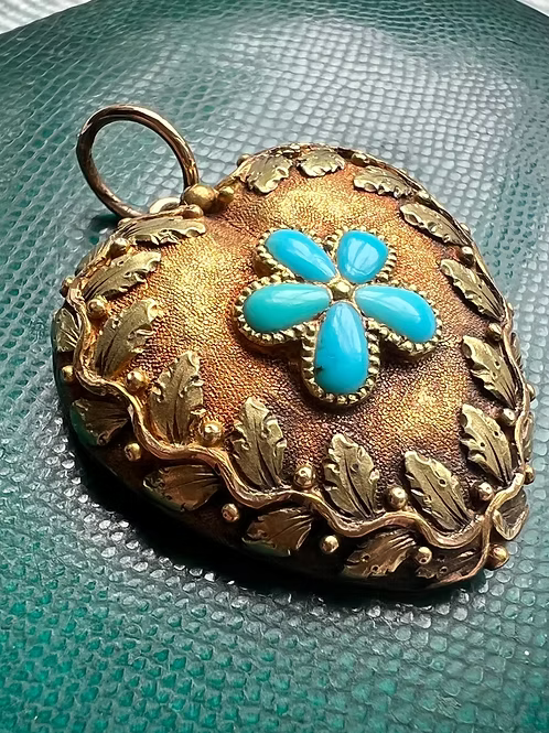 Regency 2 colour gold heart pendant
