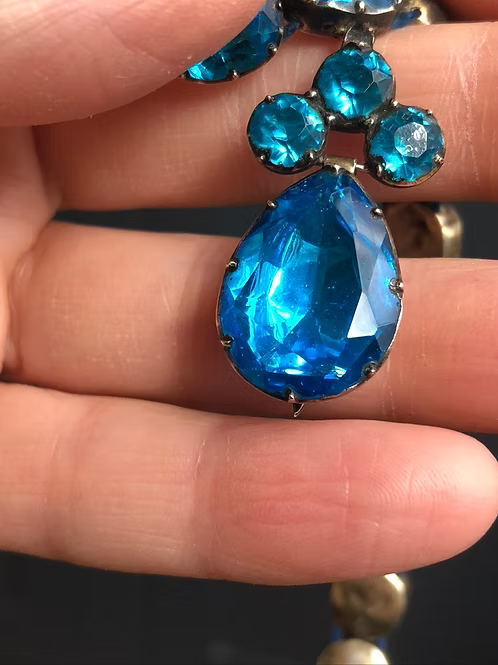 Electric Blue Paste Collar