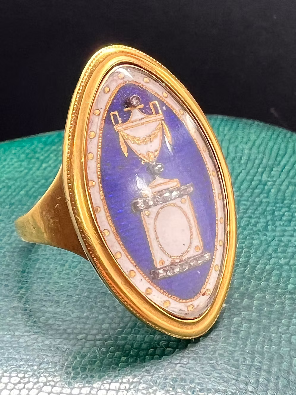Harriet Box Ring