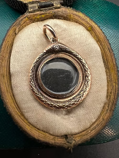 Ouroboros Pendant c.1810