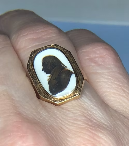 Silhouette Ring