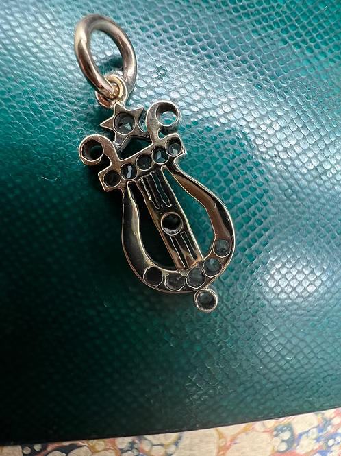 Victorian Rose diamond Lyre