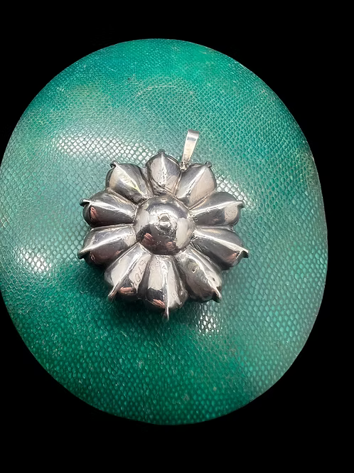 Portuguese Flower Pendant
