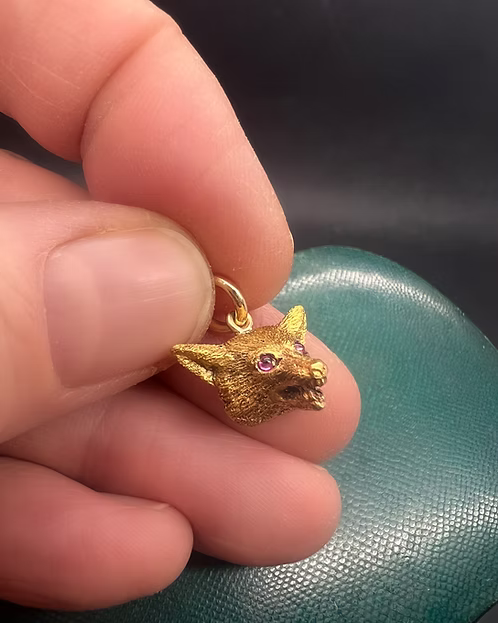 15 carat Fox Pendant