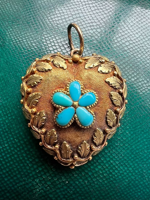 Regency 2 colour gold heart pendant
