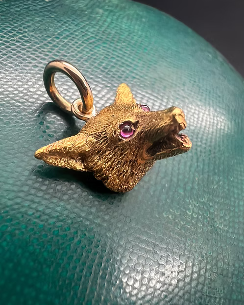 15 carat Fox Pendant