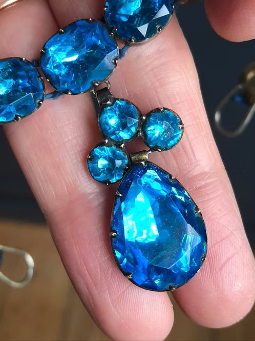 Electric Blue Paste Collar
