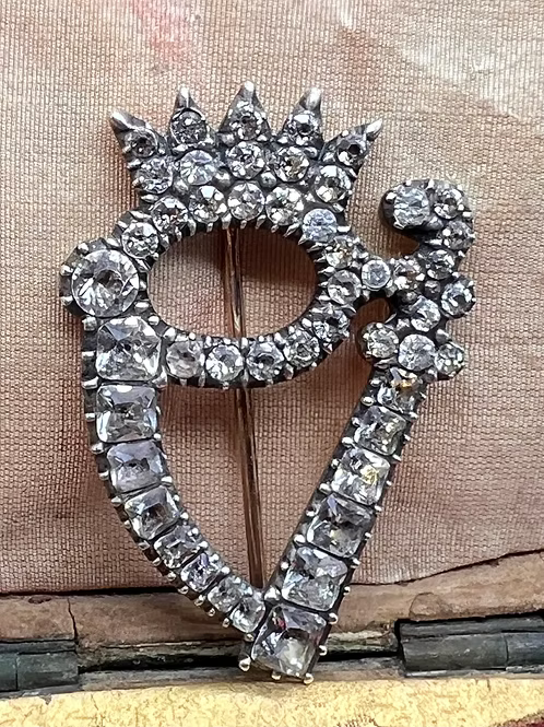 Georgian Paste Crowned Harp