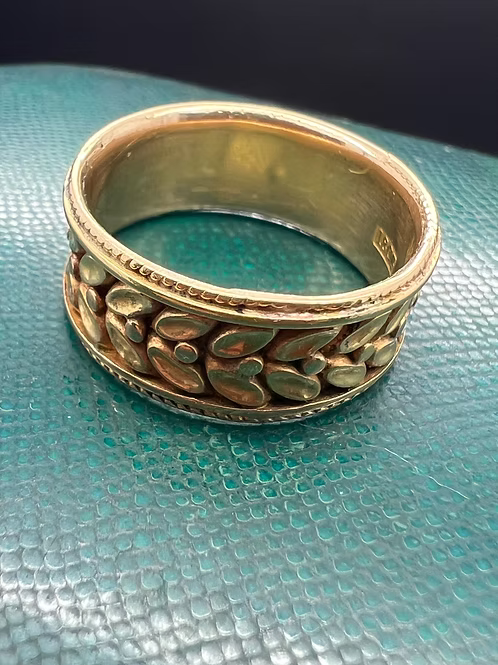 Laurel Leaf and Berry Band