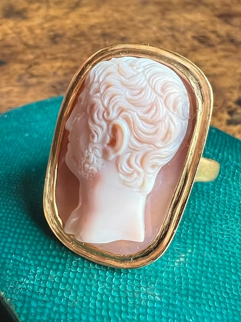 Princely Cameo