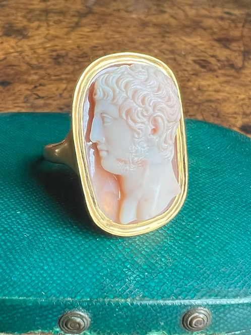 Princely Cameo