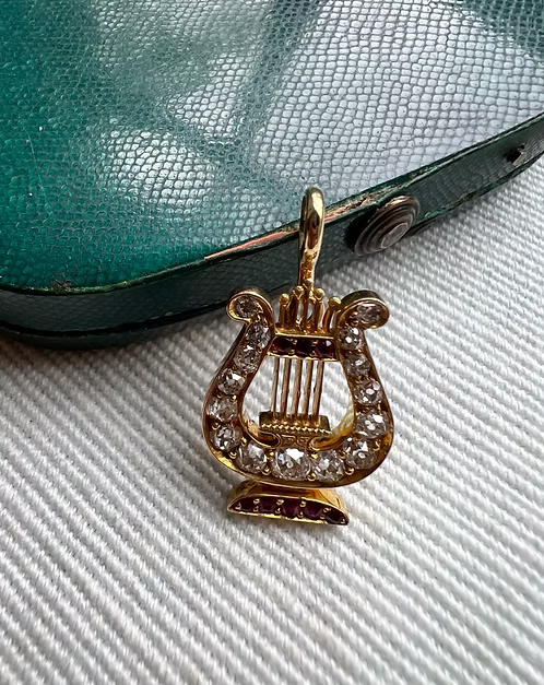 Diamond and Ruby Lyre