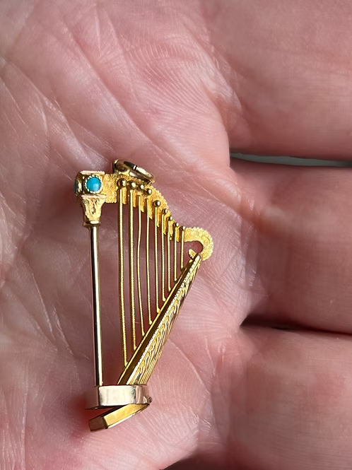 Regency Harp Charm