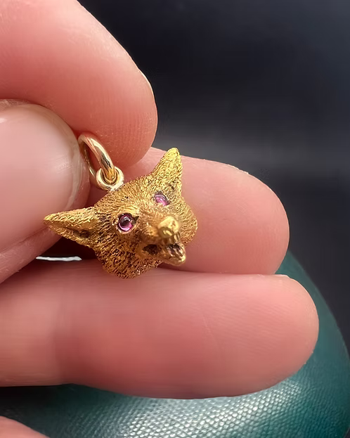 15 carat Fox Pendant