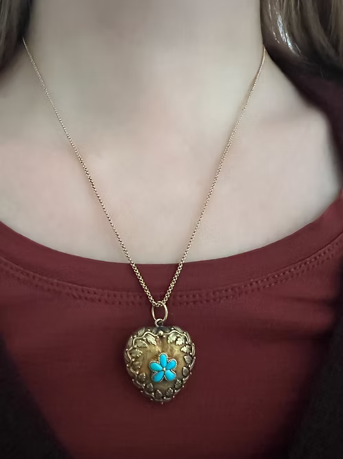 Regency 2 colour gold heart pendant