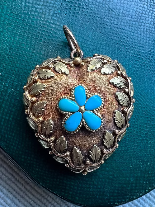 Regency 2 colour gold heart pendant