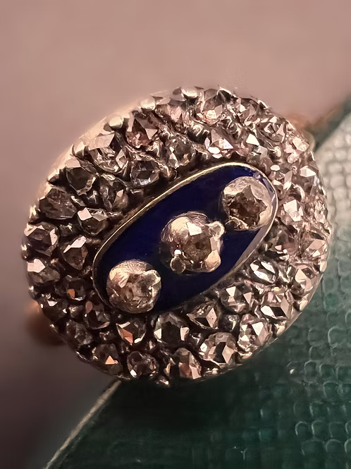 Regency Diamond Curved Cluster