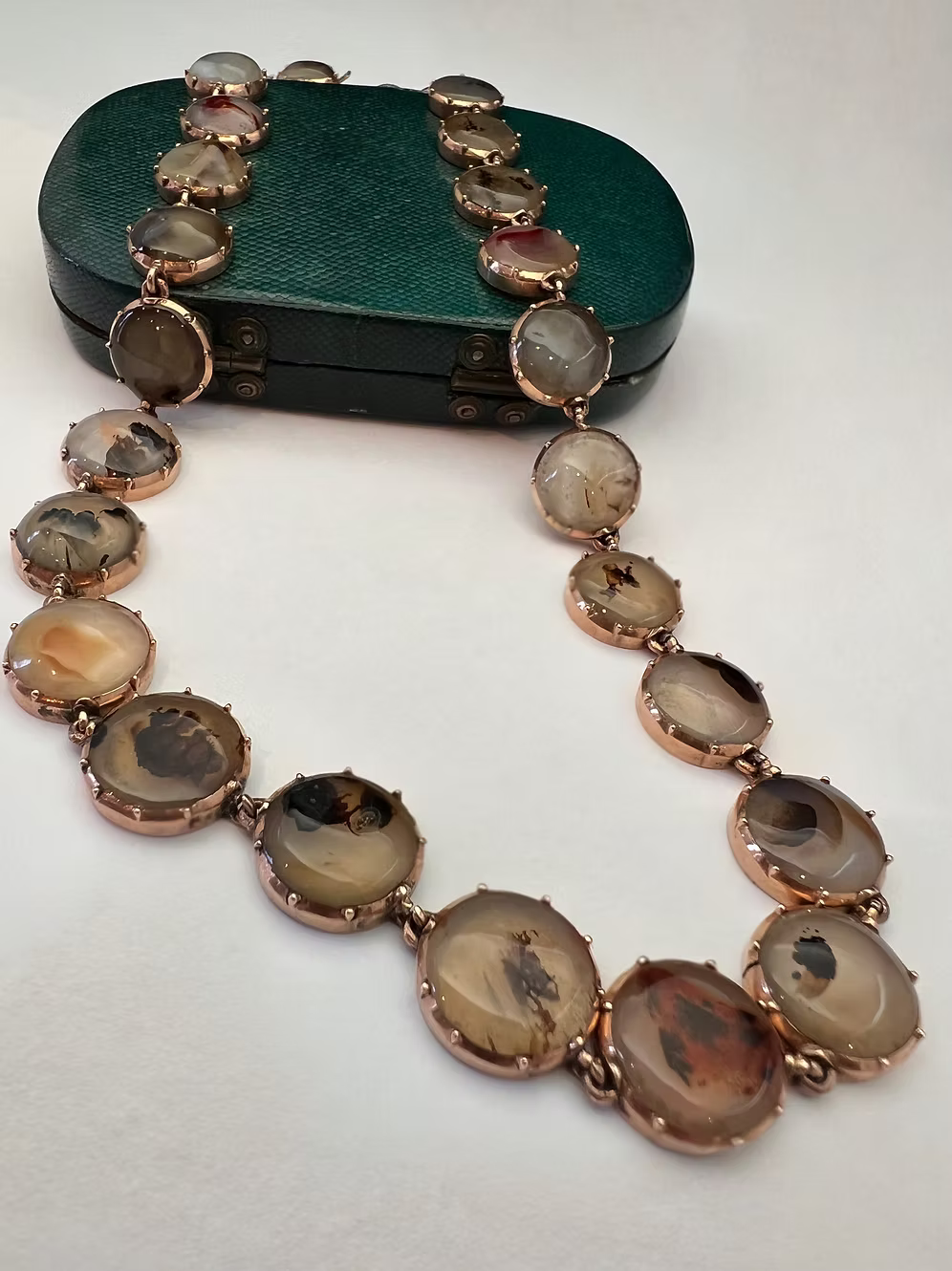 Georgian Moss Agate Riviere