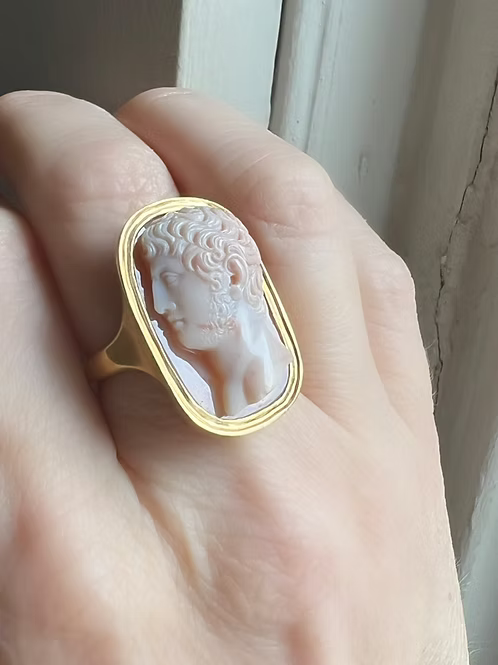 Princely Cameo