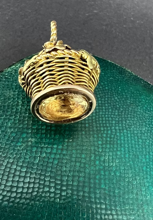 Georgian Regard Basket Charm
