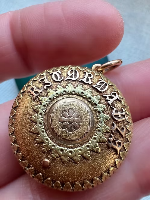 Ricordanza Locket