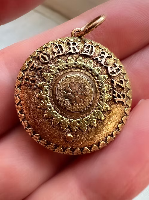Ricordanza Locket