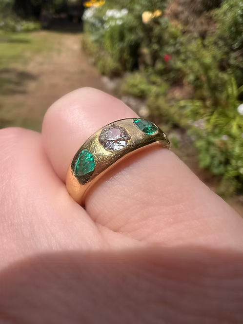 Emerald and Diamond Flush-Set