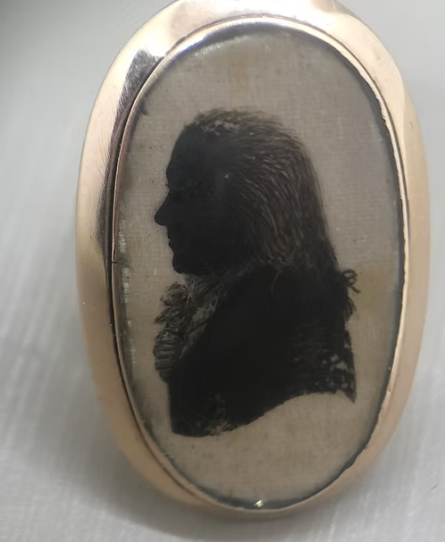 Silhouette Ring by Isabella Beetham