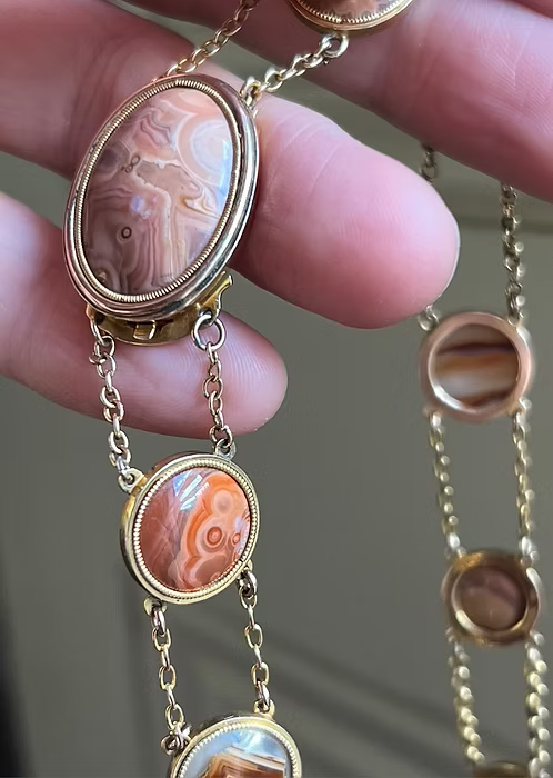 Georgian Specimen Agate Collar