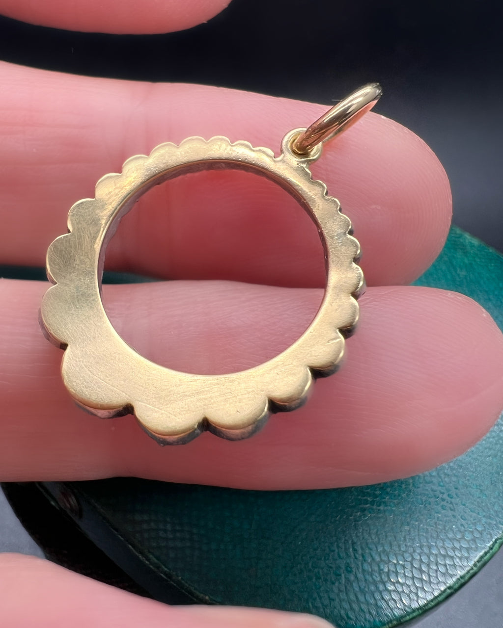 Rose Diamond Circlet pendant