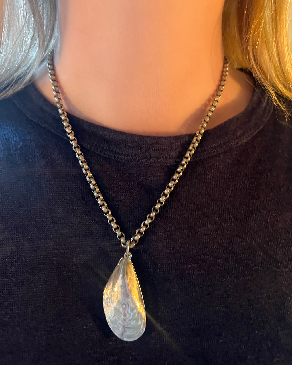 Victorian Silver Shell Vinaigrette Pendant