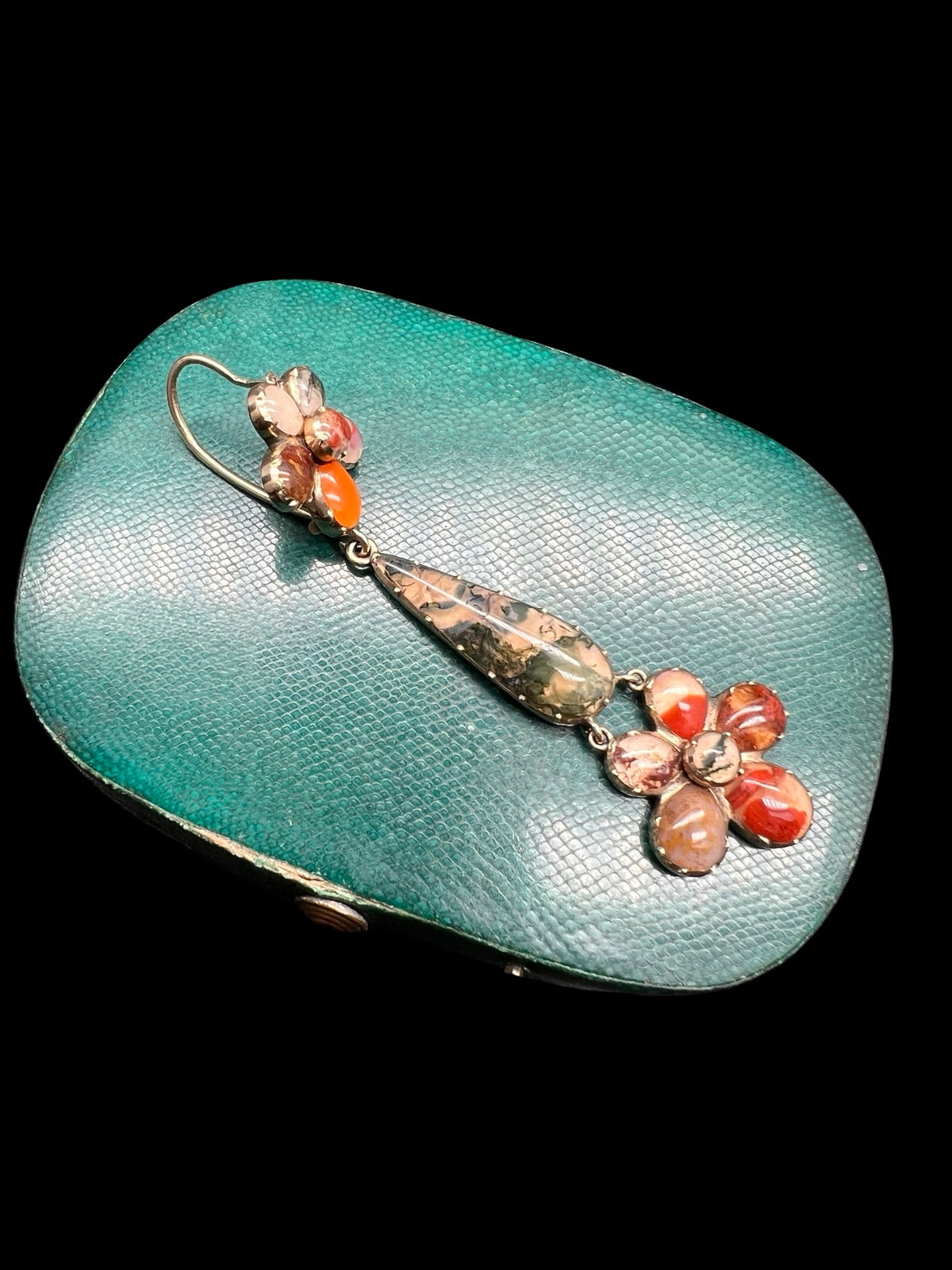 Georgian Agate Pansy Single Earring