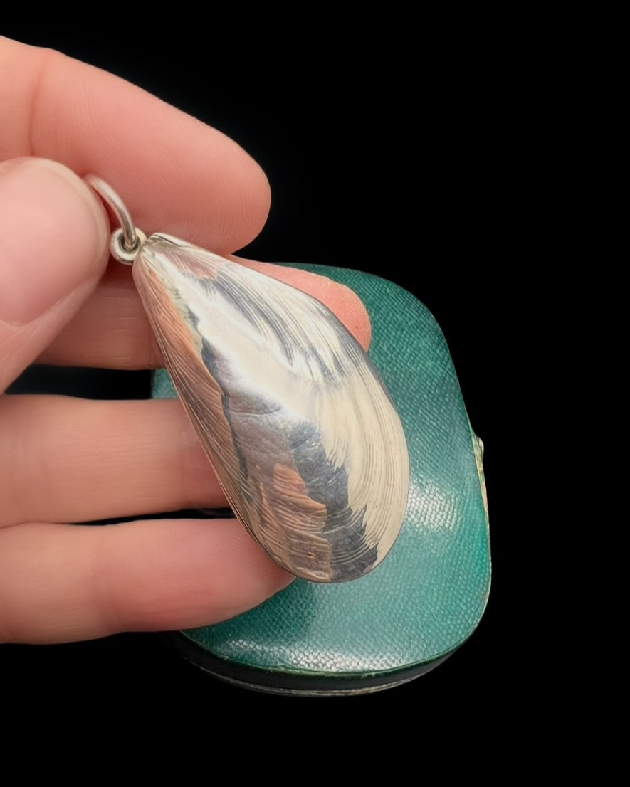 Victorian Silver Shell Vinaigrette Pendant
