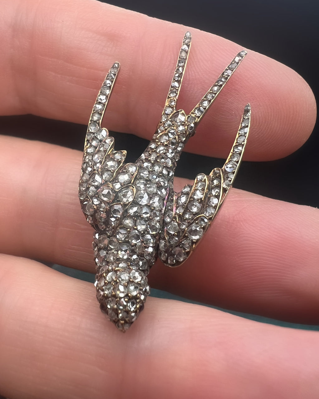 Victorian Rose-Diamond Swallow