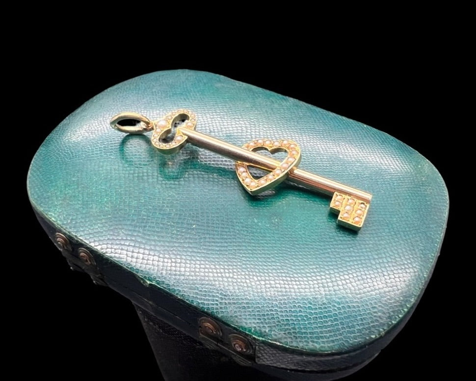 15 carat Victorian ‘Key to my Heart’ pendant